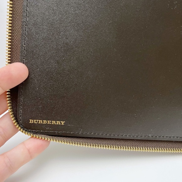 Burberry Haymarket Check Coated Logo Canvas iPad 2 Zip Cover Case - Picture 7 of 12